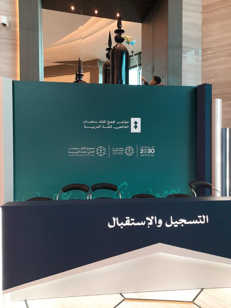 طباعة وتركيب اللوحات الخارجية