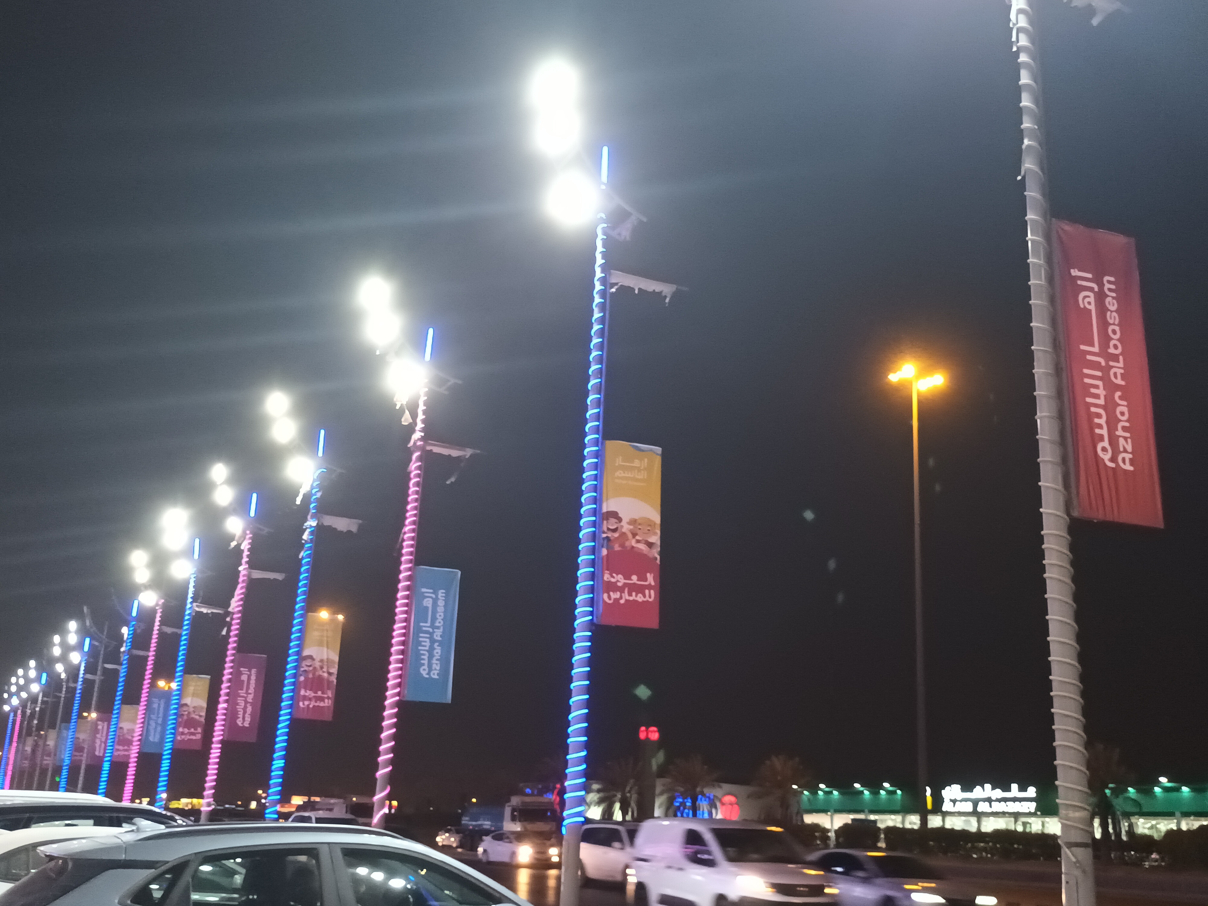 تنفيذ وتركيب لوحات اعمدة مواقف